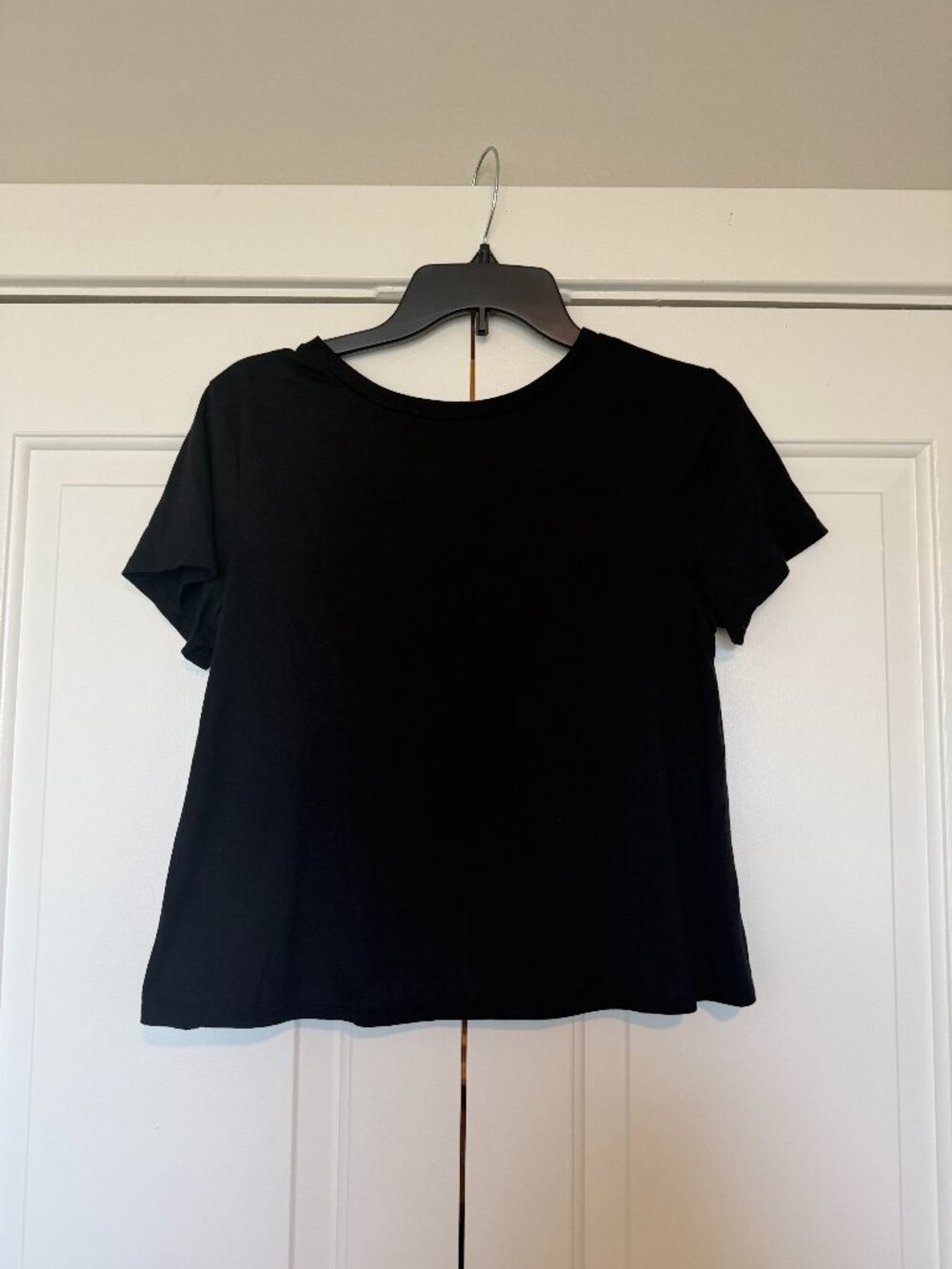 Old Navy Active Black Loose Jersey-Knit Tulip-Back Performance Top